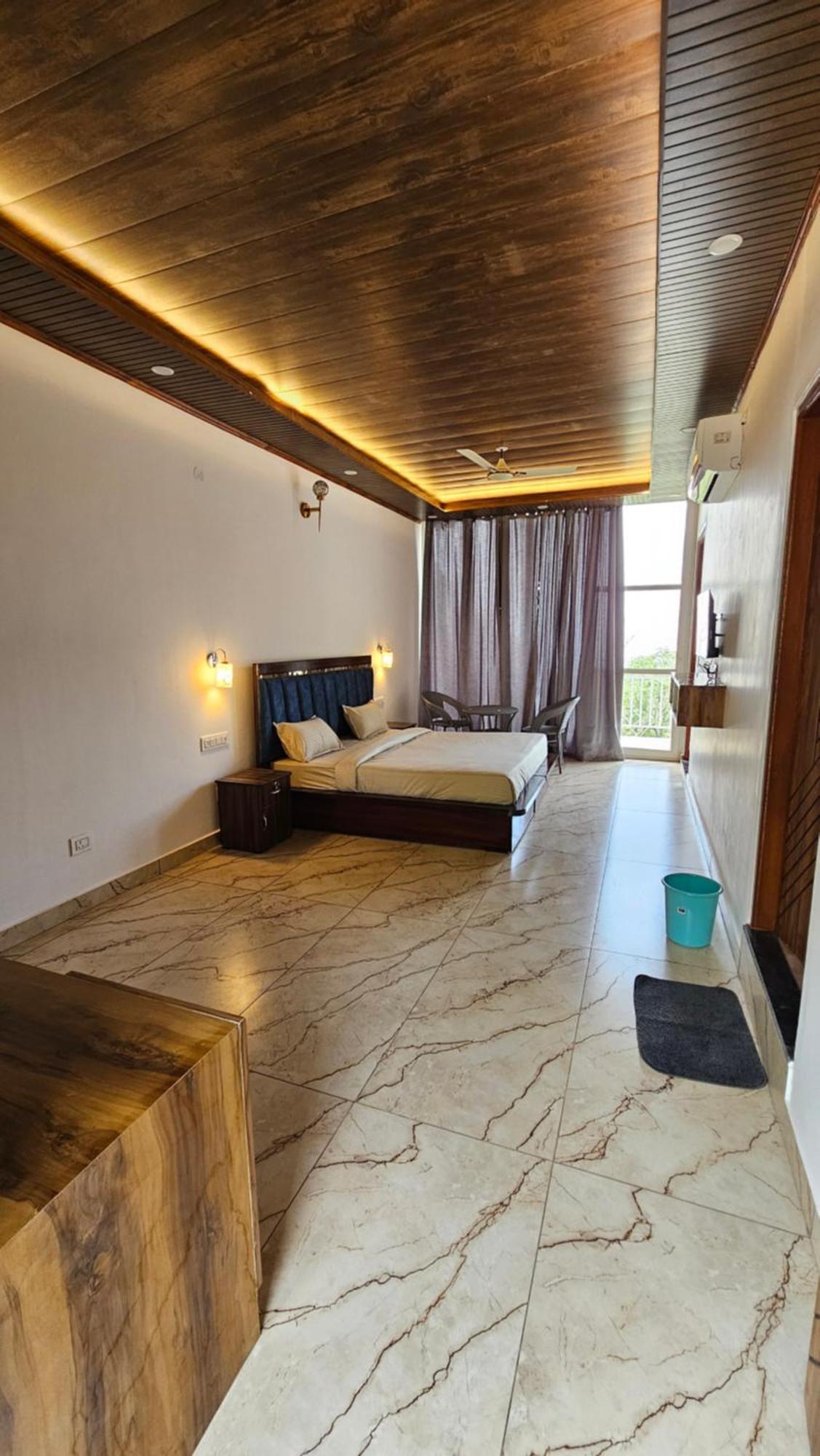 On The Rocks Hotell Kasauli Eksteriør bilde