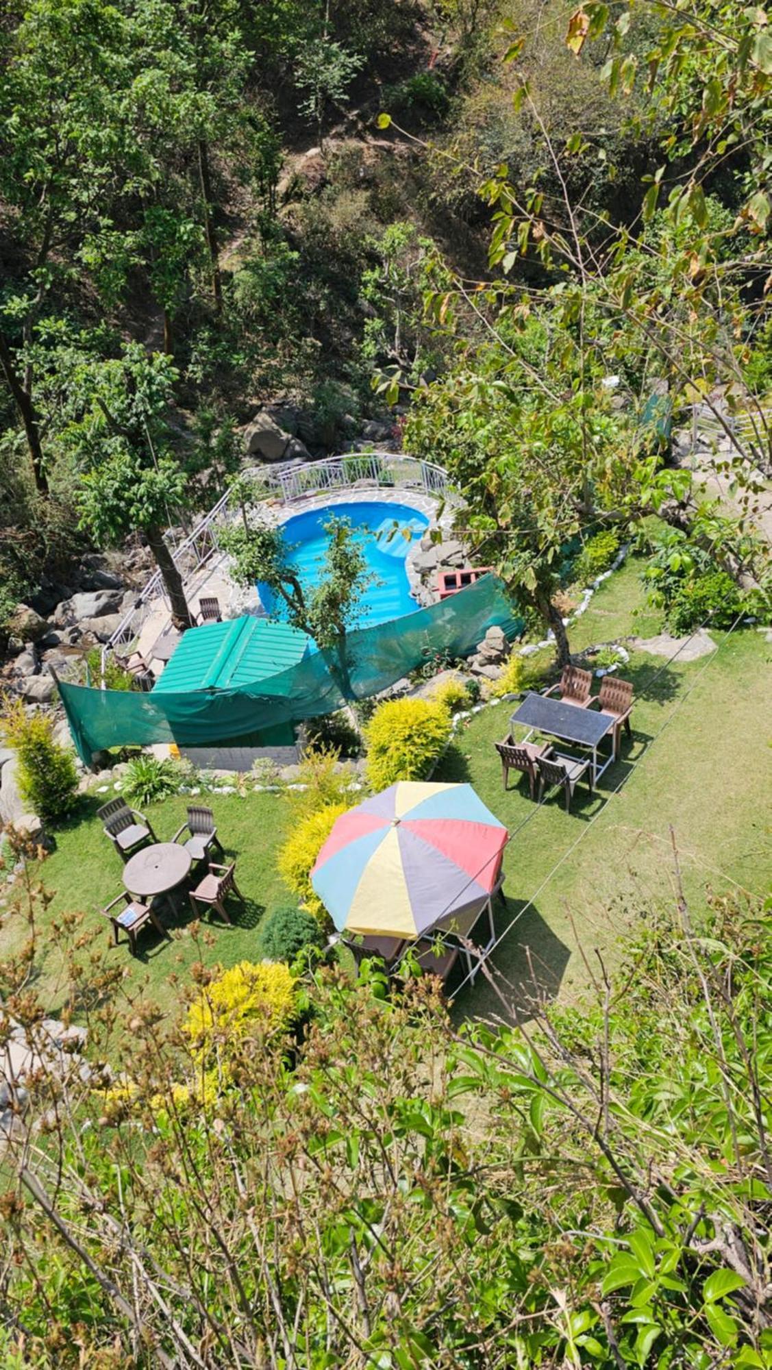 On The Rocks Hotell Kasauli Eksteriør bilde